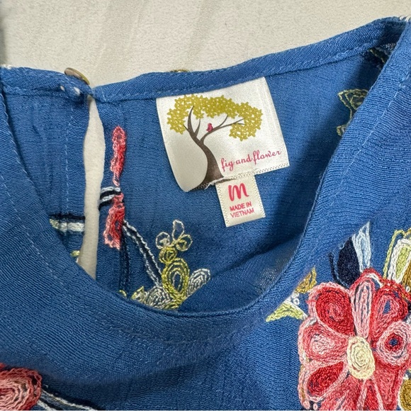 Fig and Flower Anthropologie Women Small Floral Embroidered Puff Sleeve Top Blue - Picture 2 of 5